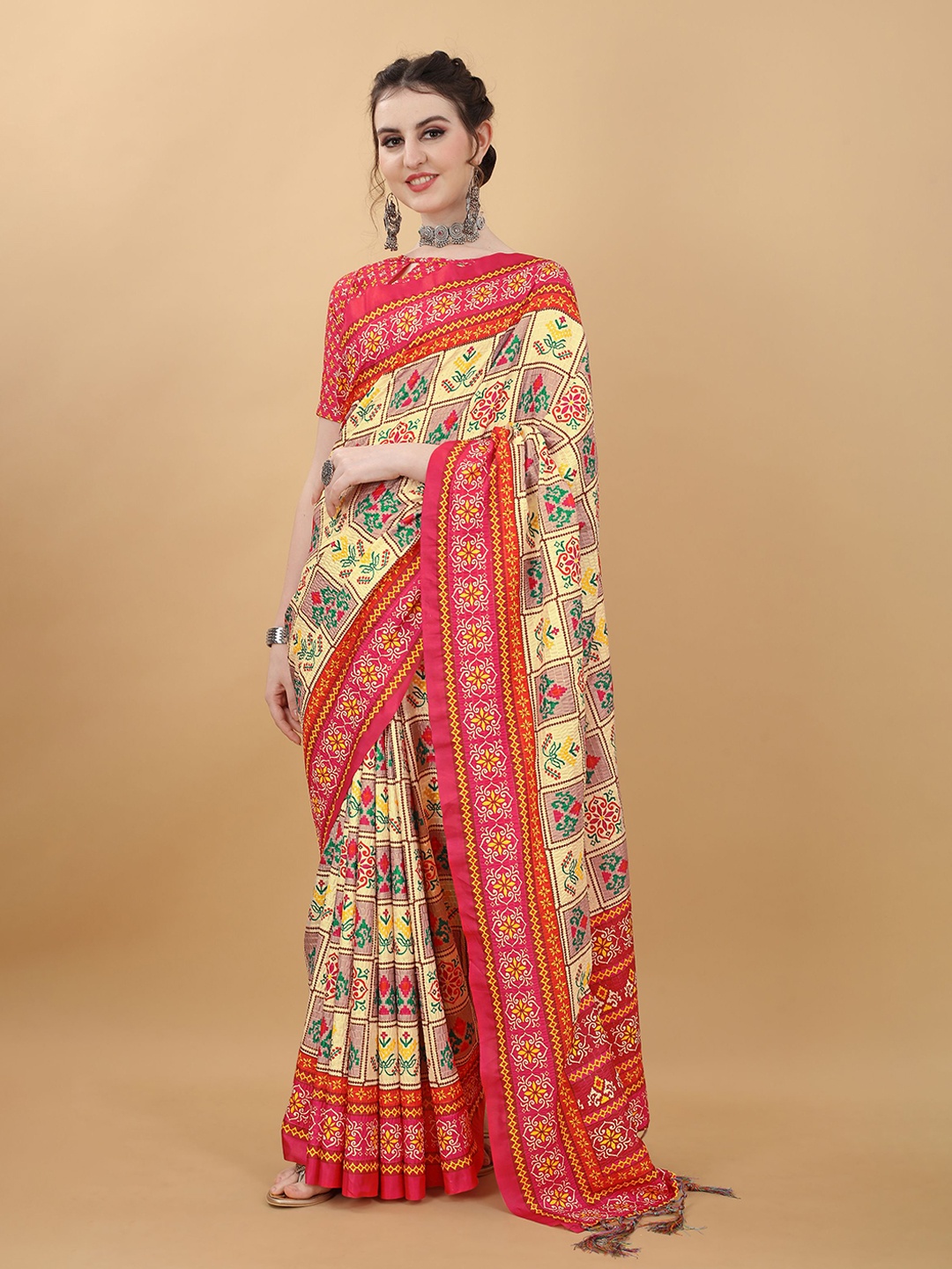 

kasee Red & Beige Ethnic Motifs Satin Saree