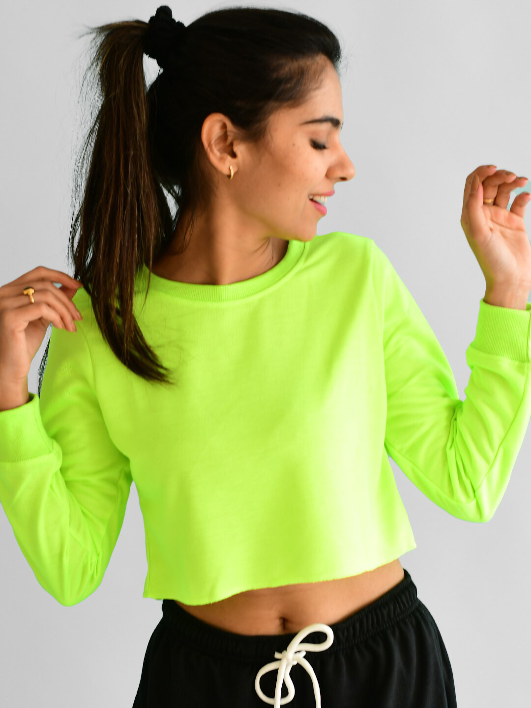 

Athlizur Pure Cotton Round Neck Crop Sweatshirt, Fluorescent green