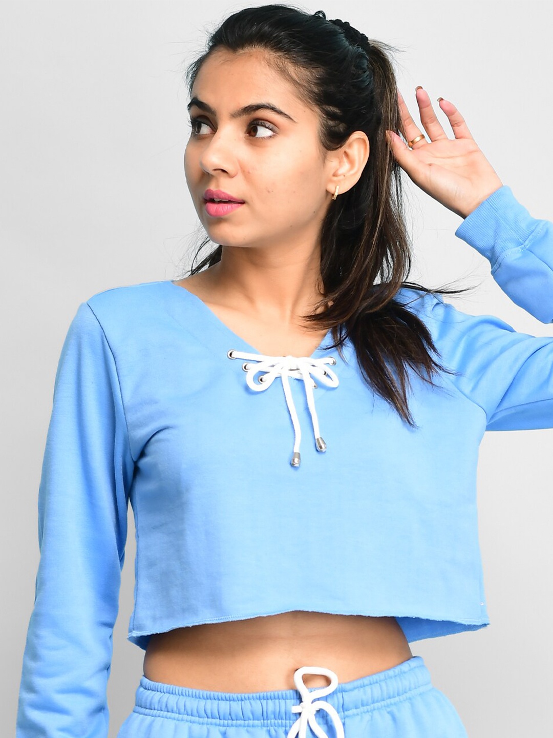 

Athlizur Women Blue Lacey lagoon Crop Sweatshirt