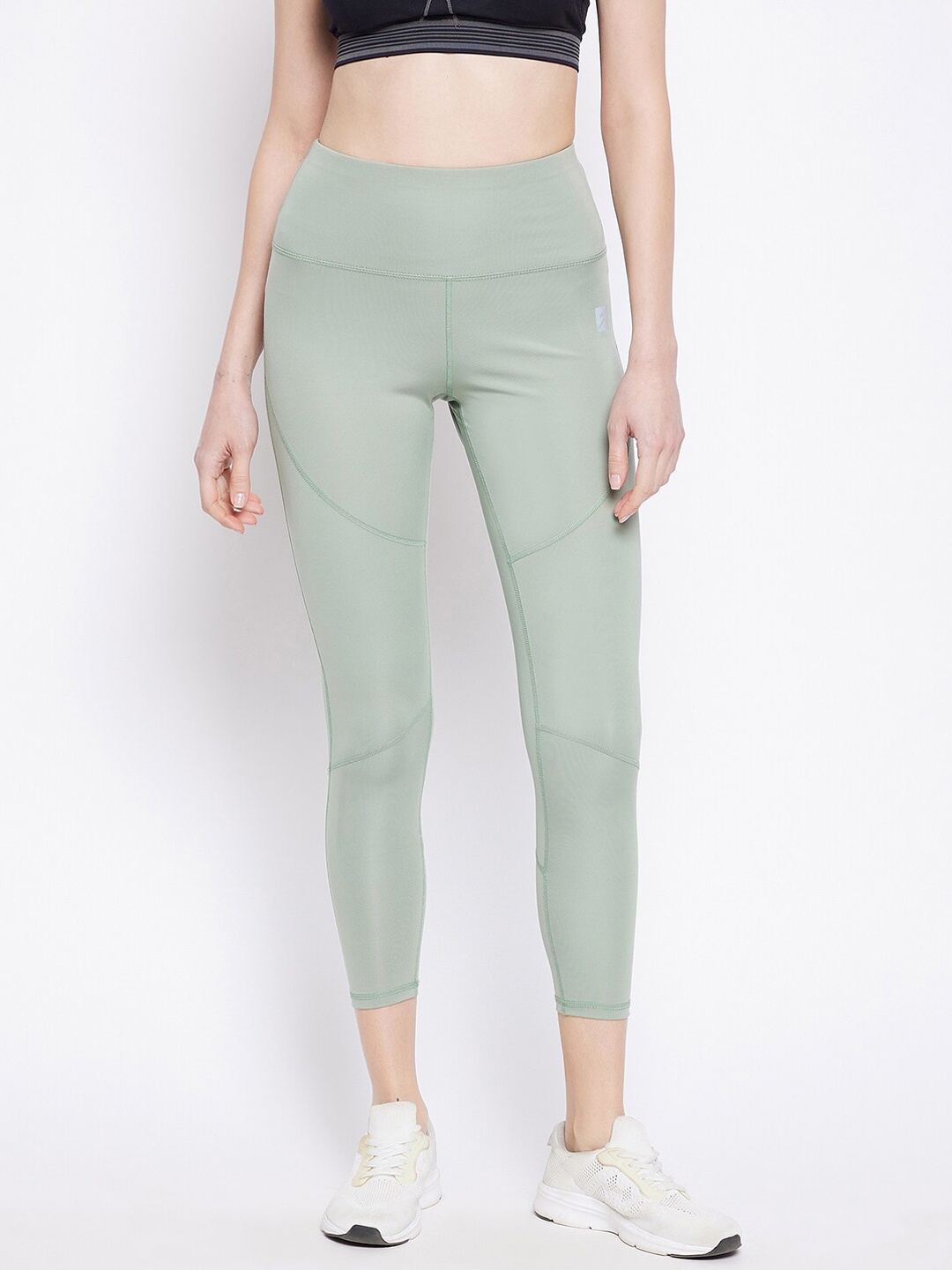 

UNPAR Women Green Solid Three Quarter Length Training Tights