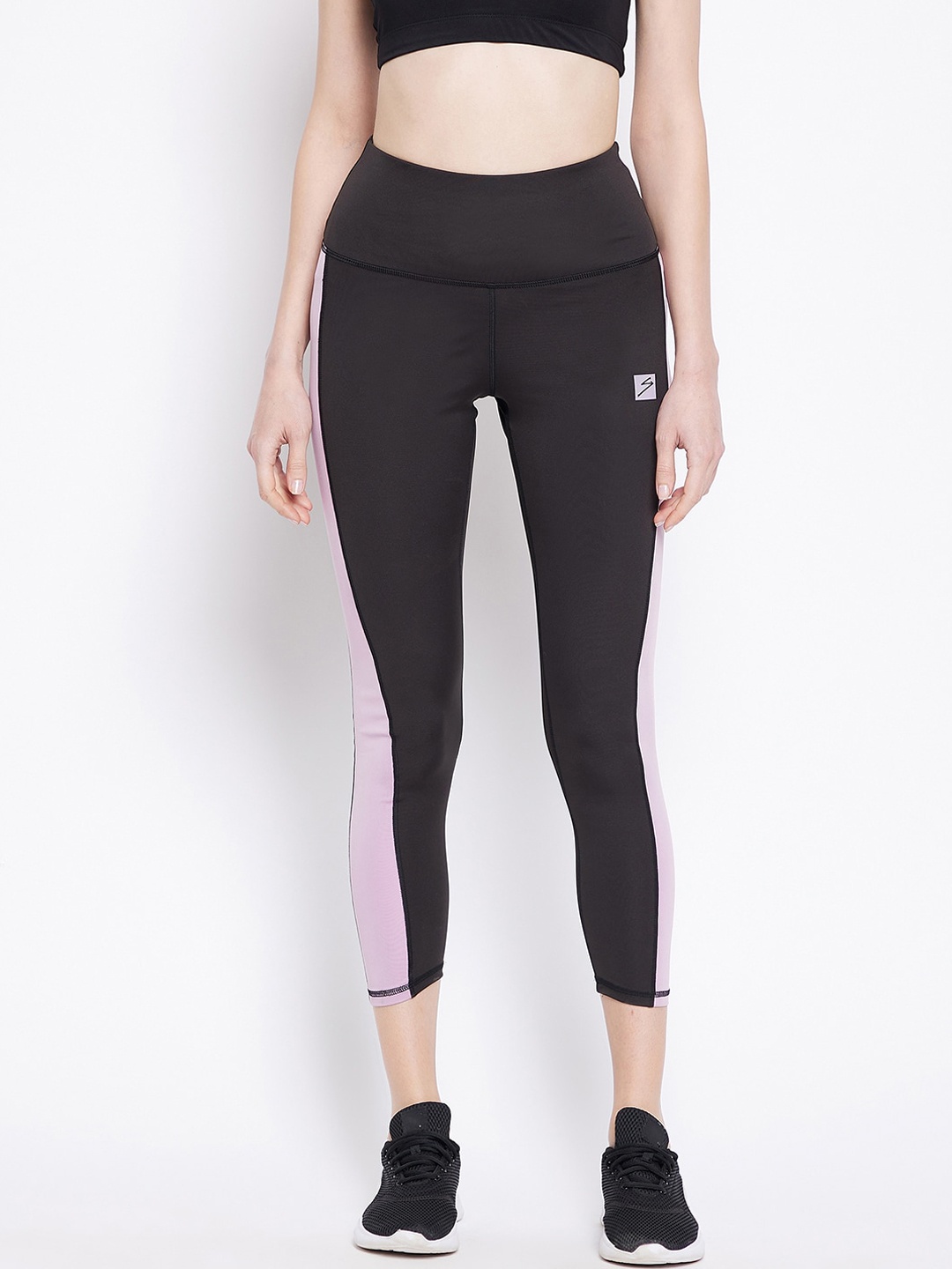 

UNPAR Women Black Solid Three Quarter Length Training Tights