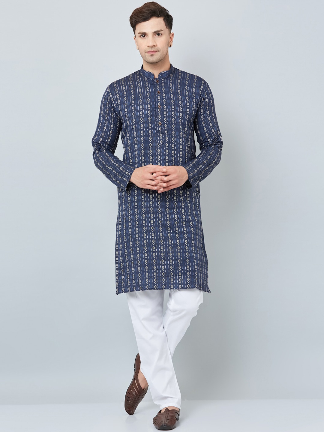 

Armaan Ethnic Ethnic Motifs Mandarin Collar Straight Regular Kurta, Navy blue