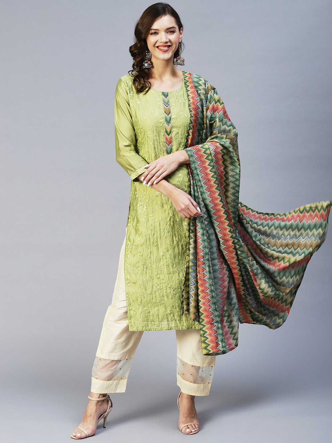 

FASHOR Women Green & Cream-Coloured Floral Embroidered Floral Kurta