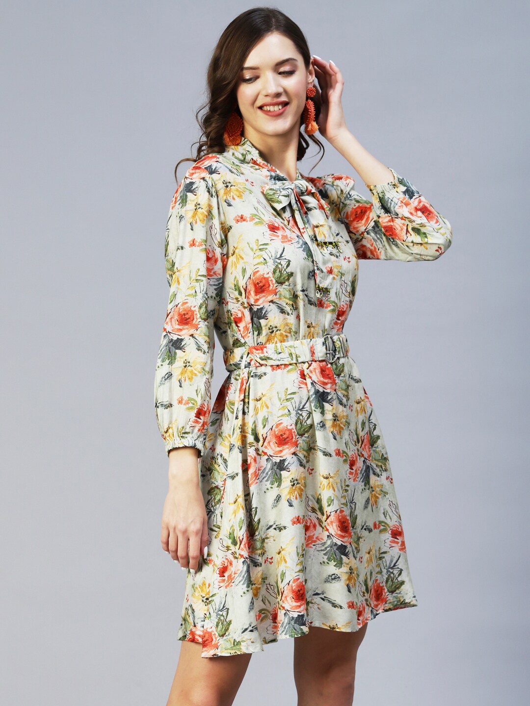 

FASHOR Women Off White & Orange Floral Printed Tie-Up Neck Dress