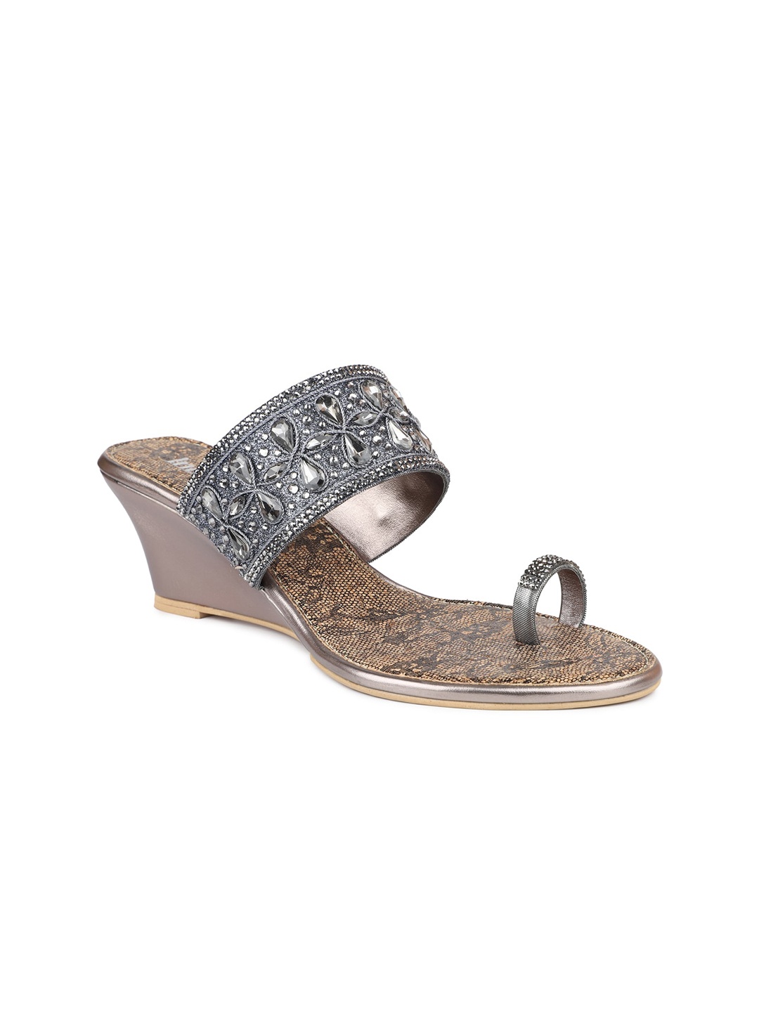 

Inc 5 Women Gunmetal-Toned Embellished Ethnic Wedge Heels, Metallic
