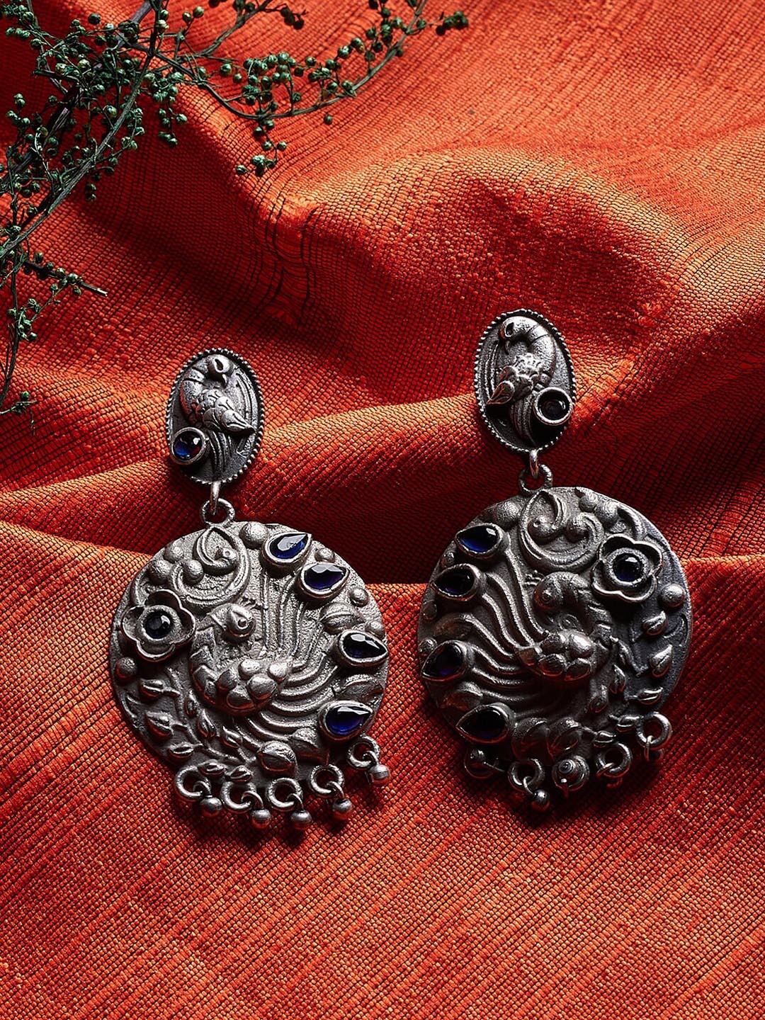 

ZeroKaata Silver-Toned Oxidised Contemporary Drop Earrings