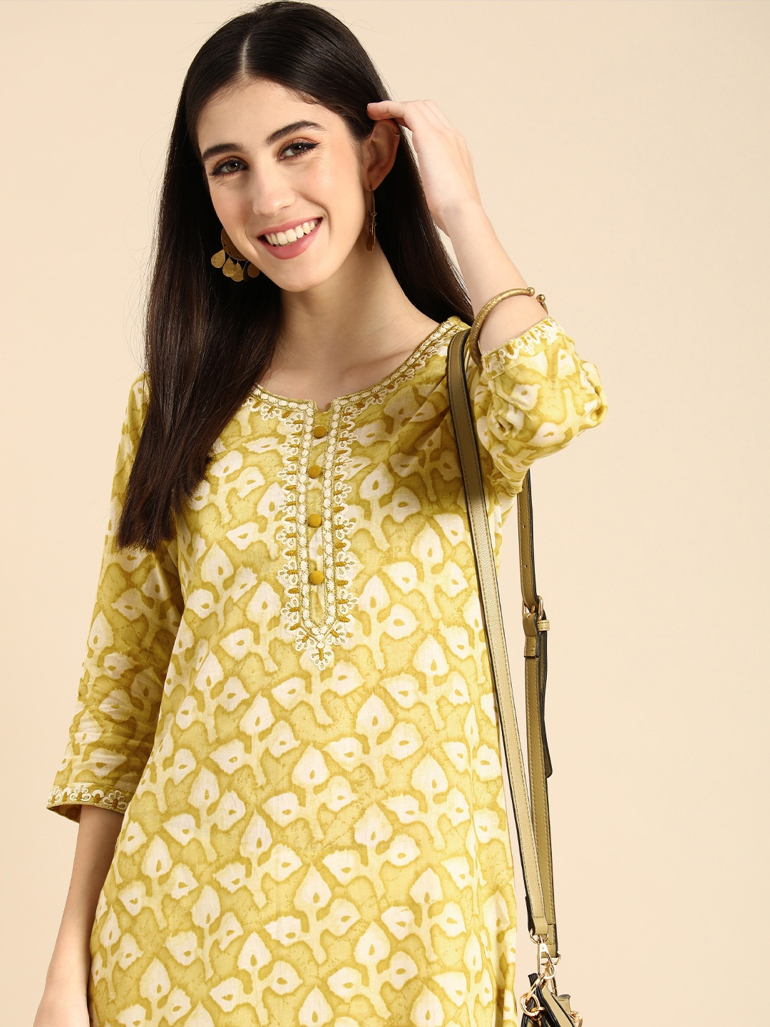 

Anouk Women Floral Printed Pure Cotton Kurta, Yellow