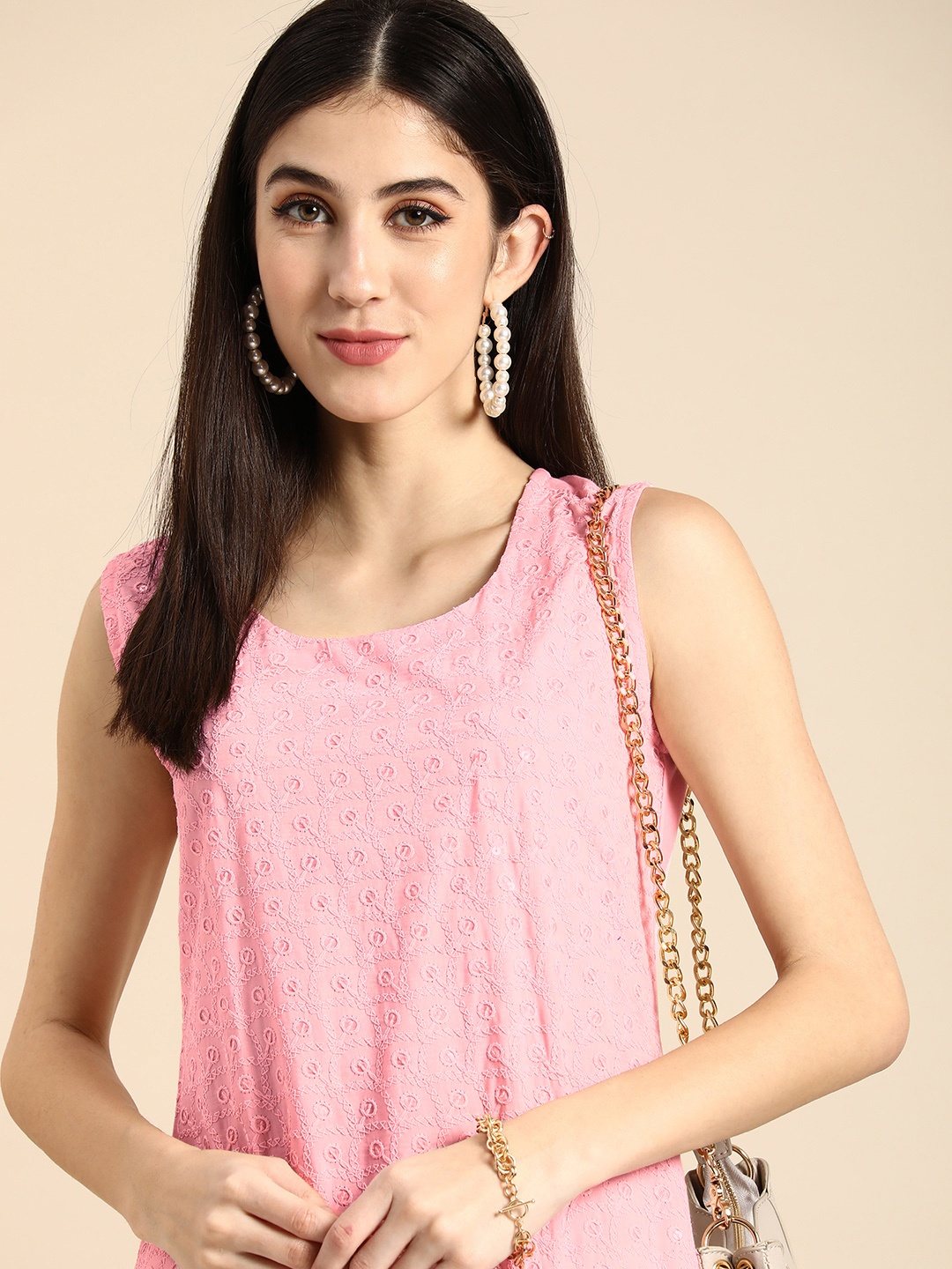 

Anouk Round Neck Regular Kurta, Pink