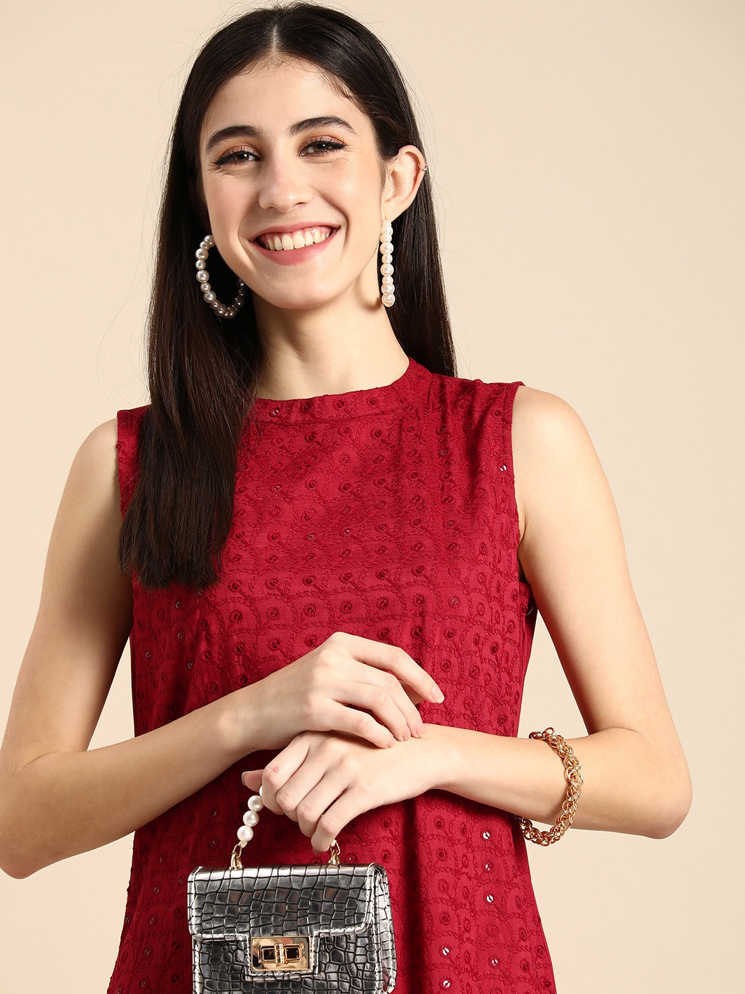 

Anouk Round Neck Regular Kurta, Red