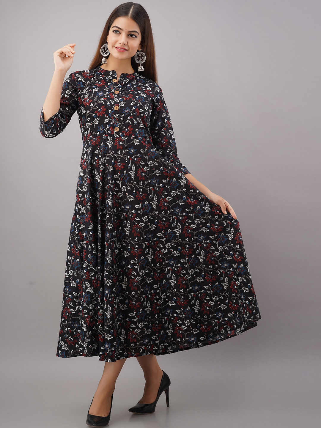 

Women Touch Floral Printed Cotton Kurta, Black