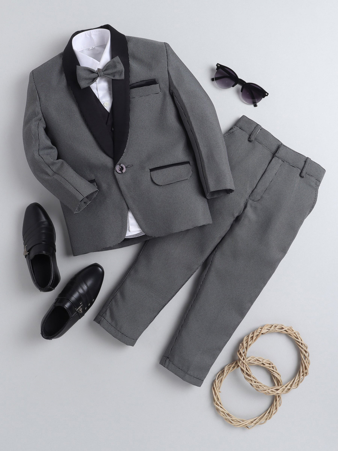 

Jeetethnics Boys Grey Checked 5-Piece Single-Breasted Partywear Suit