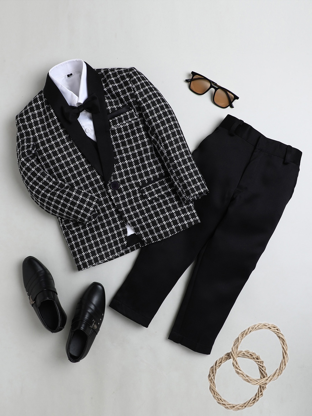 

Jeetethnics Boys Black & White Checked Tuxedo 4-Piece Suit