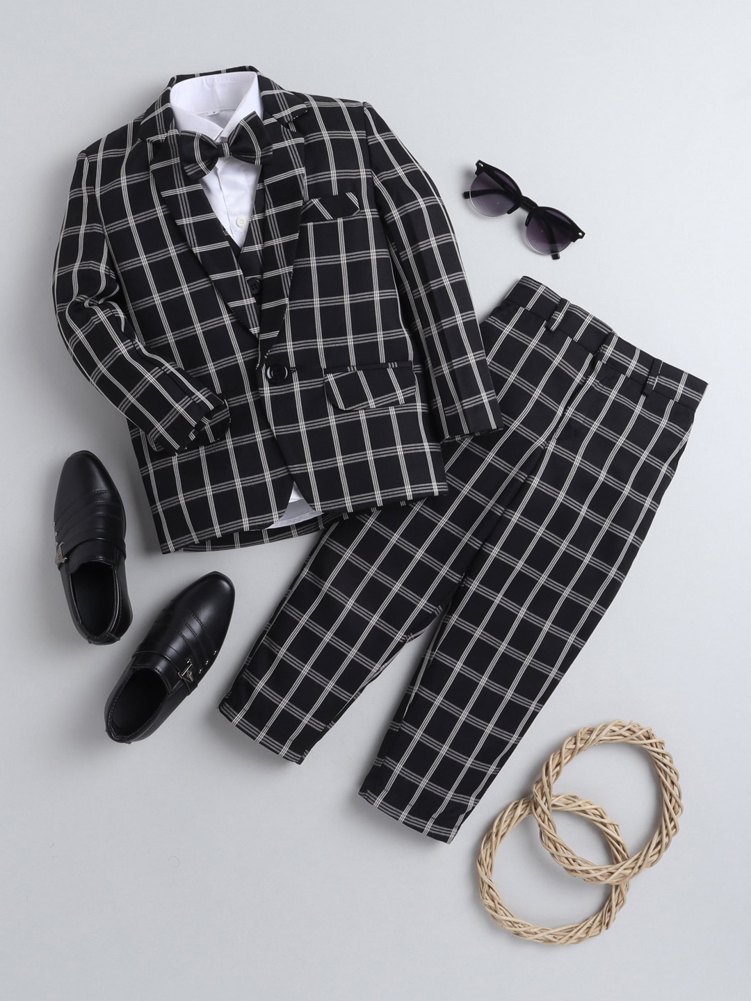 

Jeetethnics Boys Black & White Four-Piece Checked Party Suit
