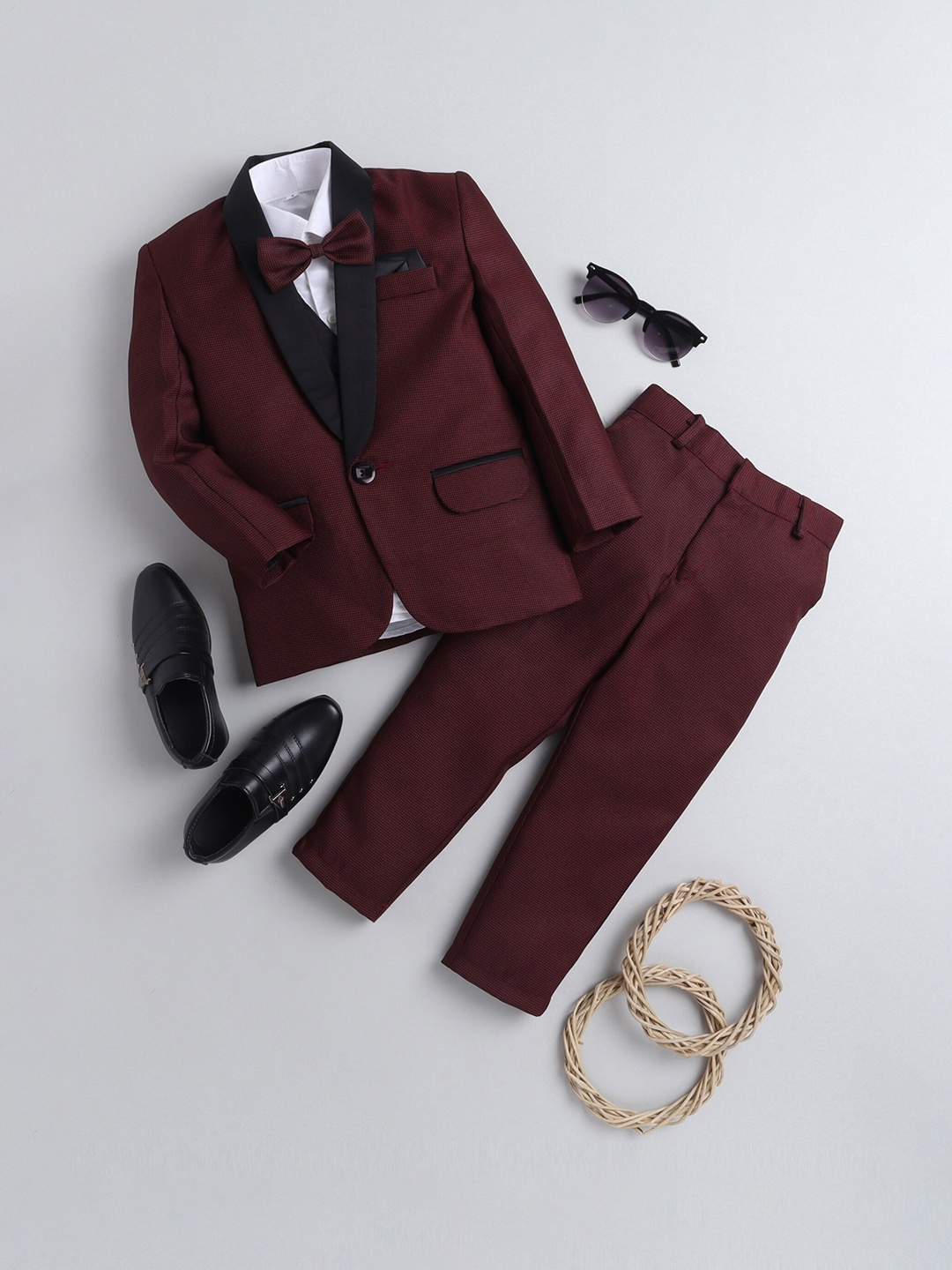 

Jeetethnics Boys Maroon Self-Design 5-Piece Single-Breasted Partywear Suit