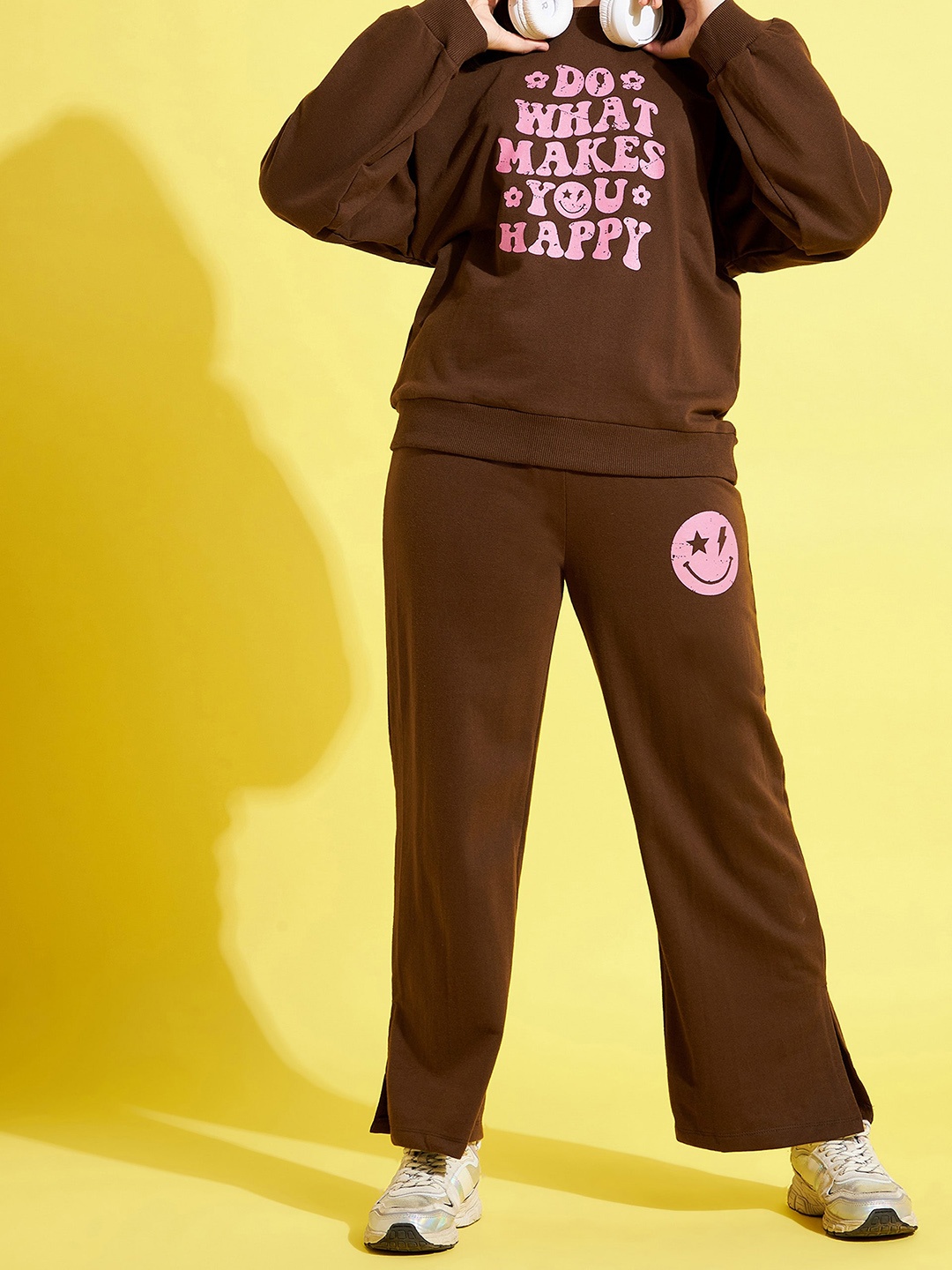 

Noh.Voh - SASSAFRAS Kids Girls Brown Smiley Vintage Print Track Pants