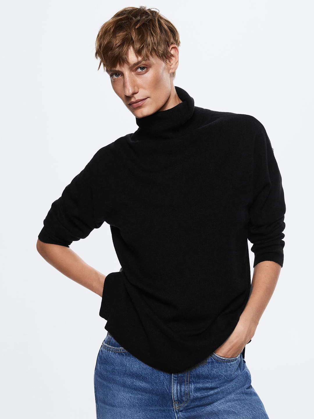 

MANGO Women Black Solid Longline Pullover