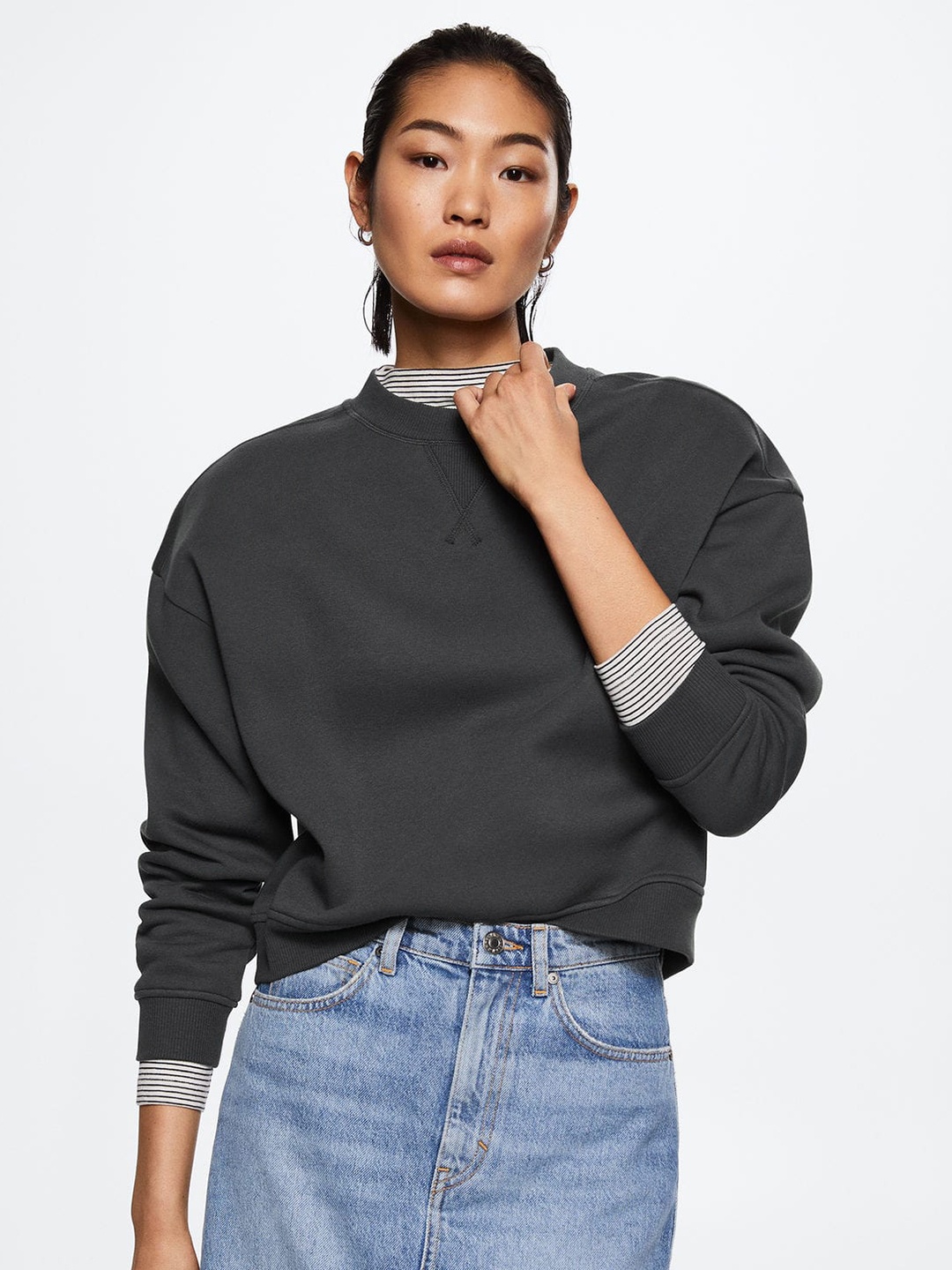 

MANGO Women Charcoal Grey Solid Sustainable Sweatshirt