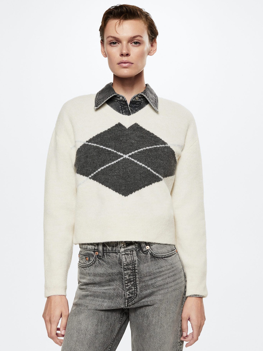 

MANGO Women Off White & Charcoal Grey Argyle Sustainable Pullover