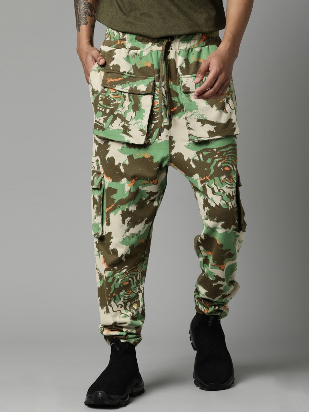 

Breakbounce Men Olive Green & Brown Printed Pure Cotton Relaxed-Fit Joggers