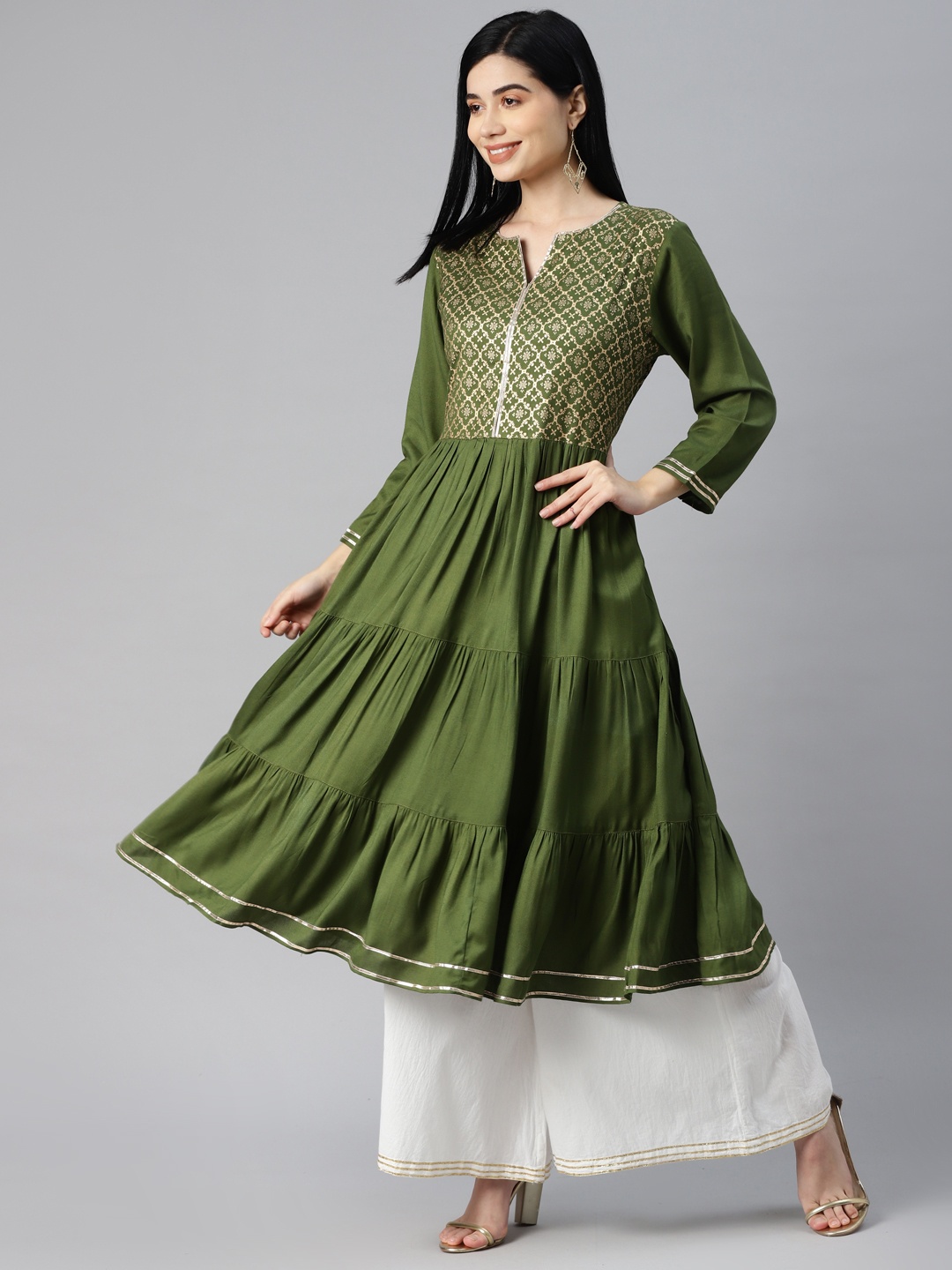 

MBE Women Olive Green & Golden Ethnic Motifs Printed Gotta Patti Anarkali Kurta