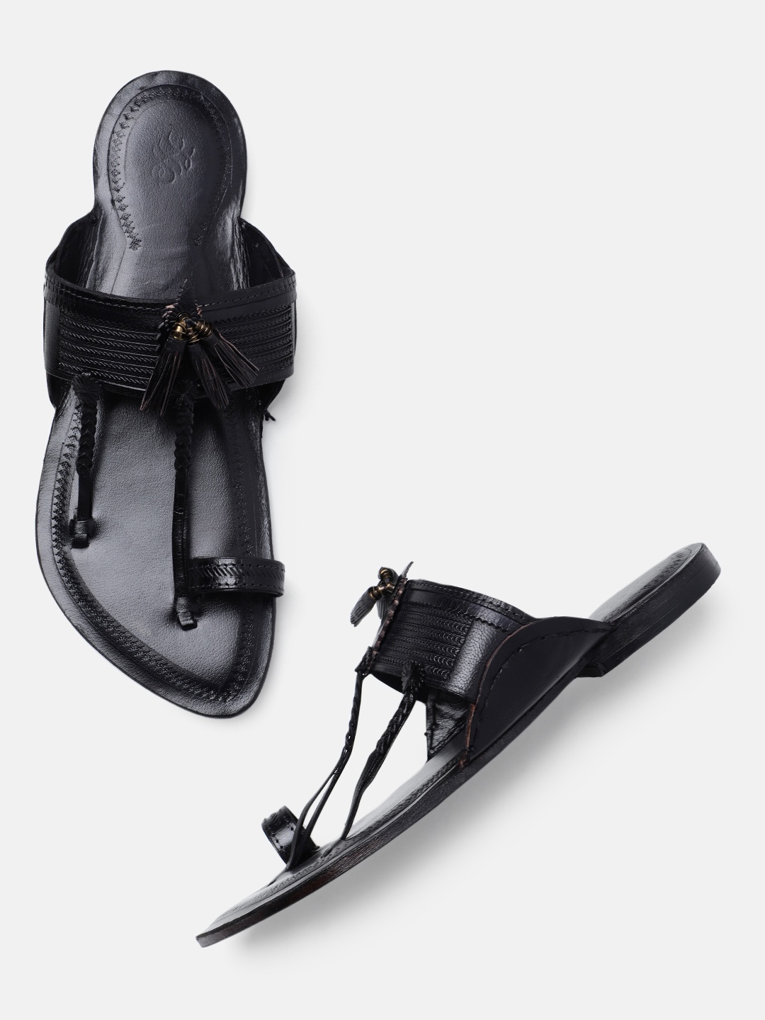 

House of Pataudi Men Handcrafted One Toe Sandals, Black