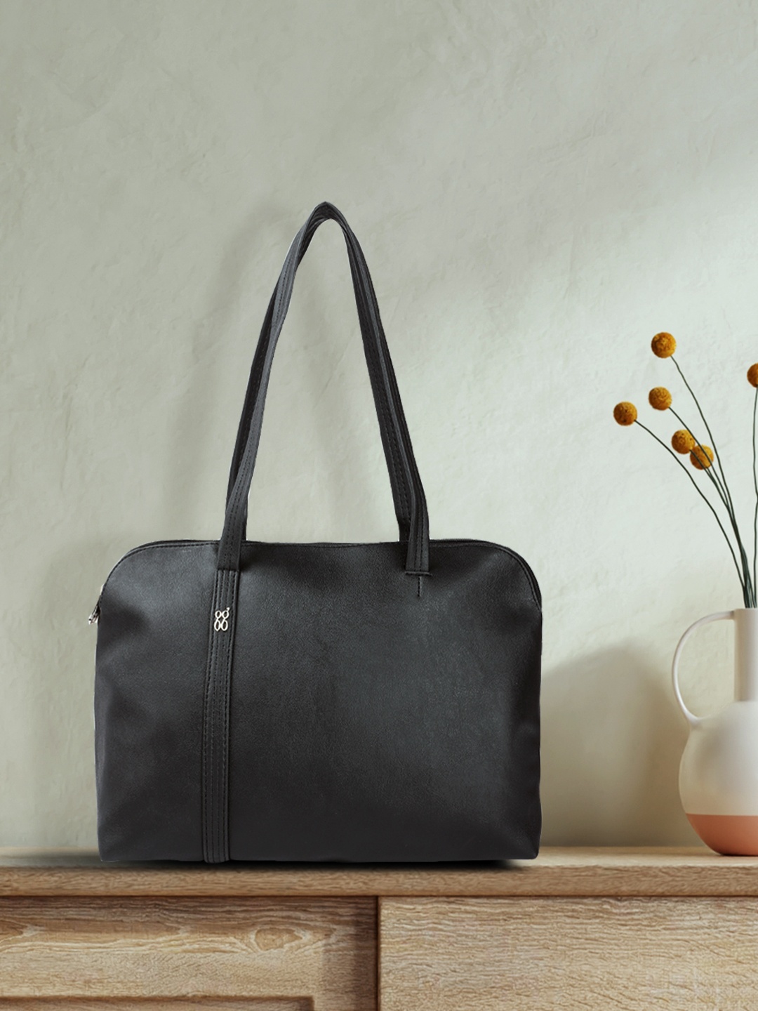 

Baggit Black Solid Shoulder Bag