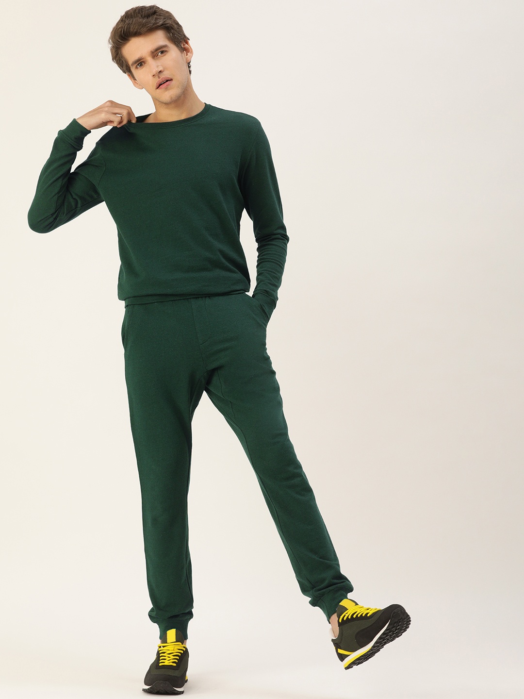 

Kook N Keech Men Green Solid Sweatshirt and Joggers