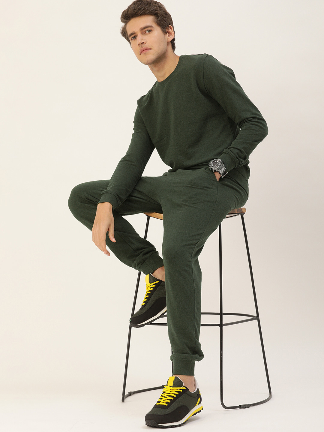 

Kook N Keech Men Olive Green Solid Sweatshirt and Joggers
