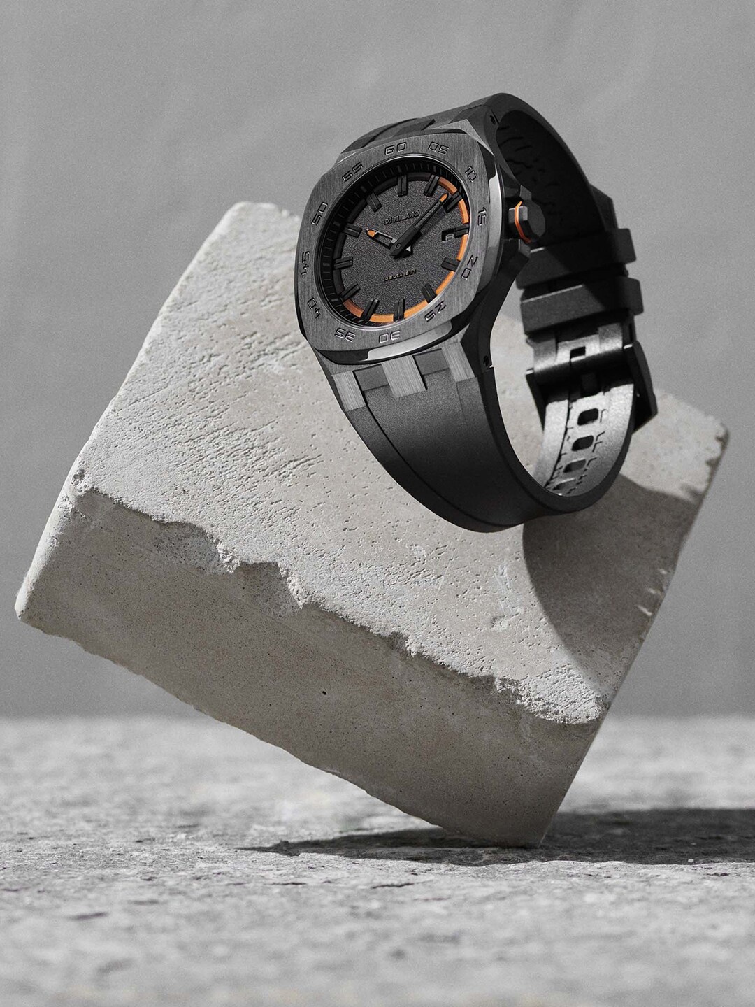 

D1 Milano Men Delta 001 Sandblasted Dial Analogue Watch-DTRJ03, Black
