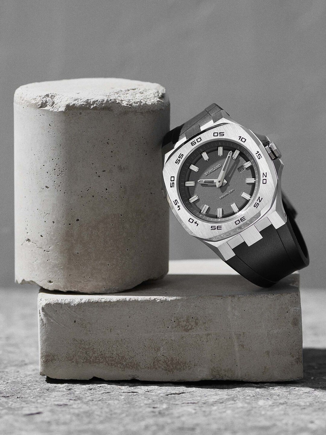 

D1 Milano Men Thunder Delta 001 Sandblasted Silver Analogue Watch DTRJ01
