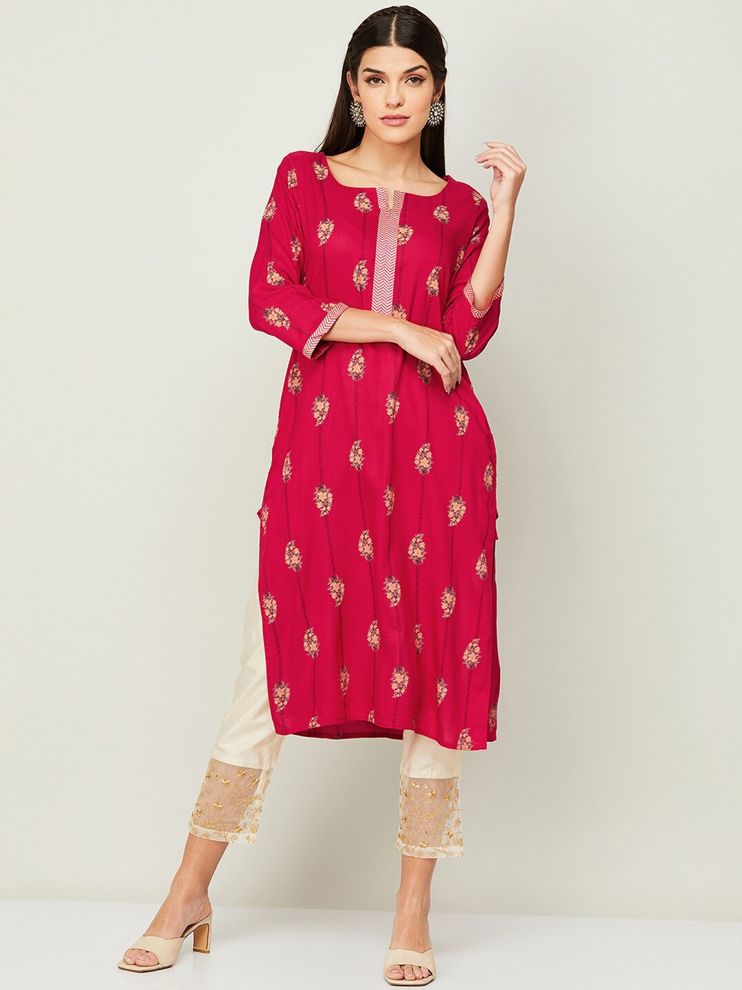 

Melange by Lifestyle Round Neck Floral Printed Kurta, Fuchsia