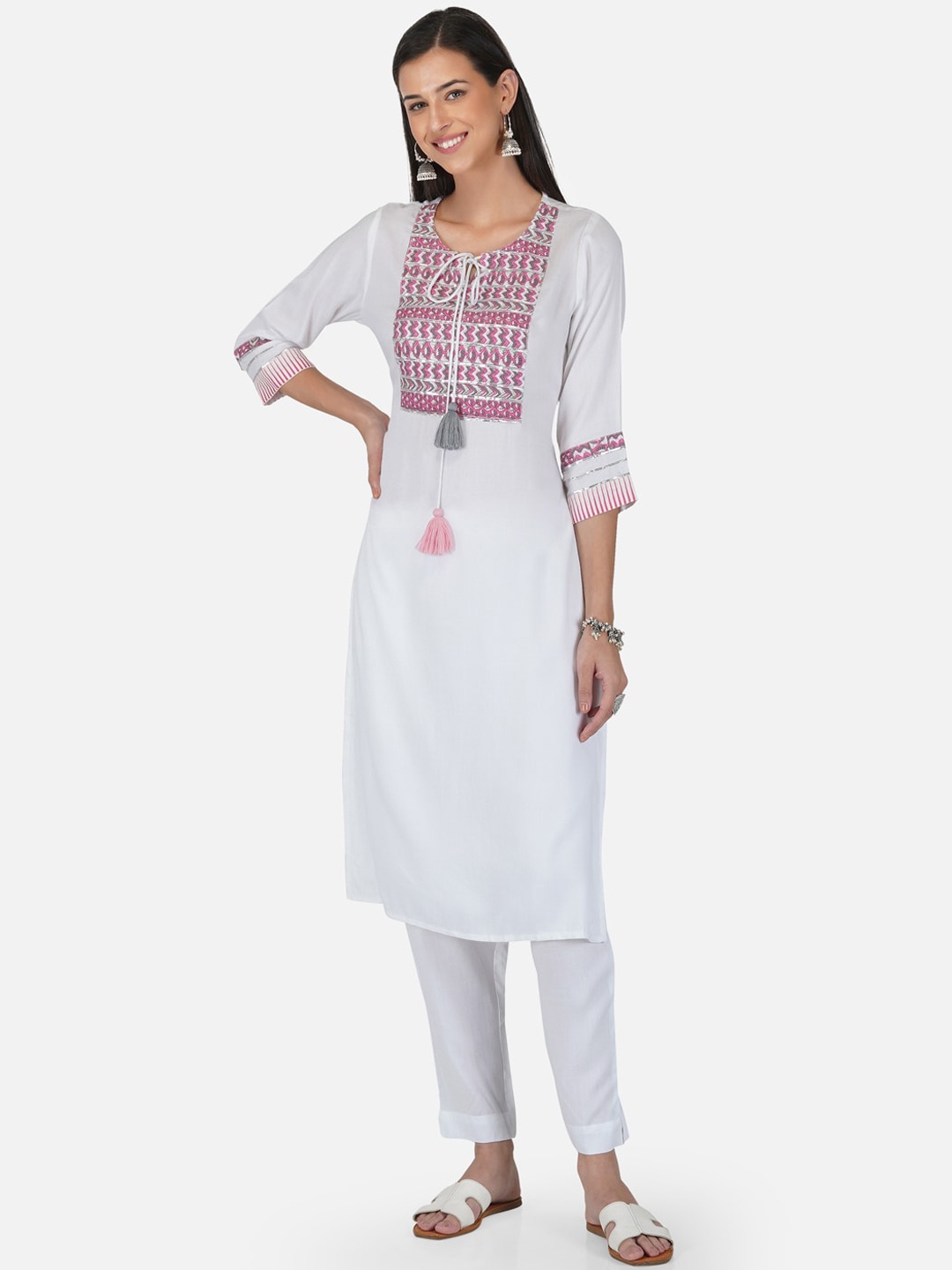 

METRO-FASHION Women White Patchwork Pure Cotton Kurta with Trousers & With Dupatta