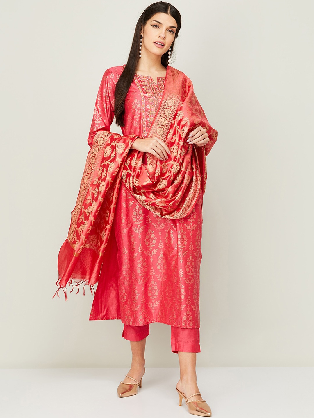 

Melange by Lifestyle Women Pink Floral Printed Kurta with Trousers & With Dupatta