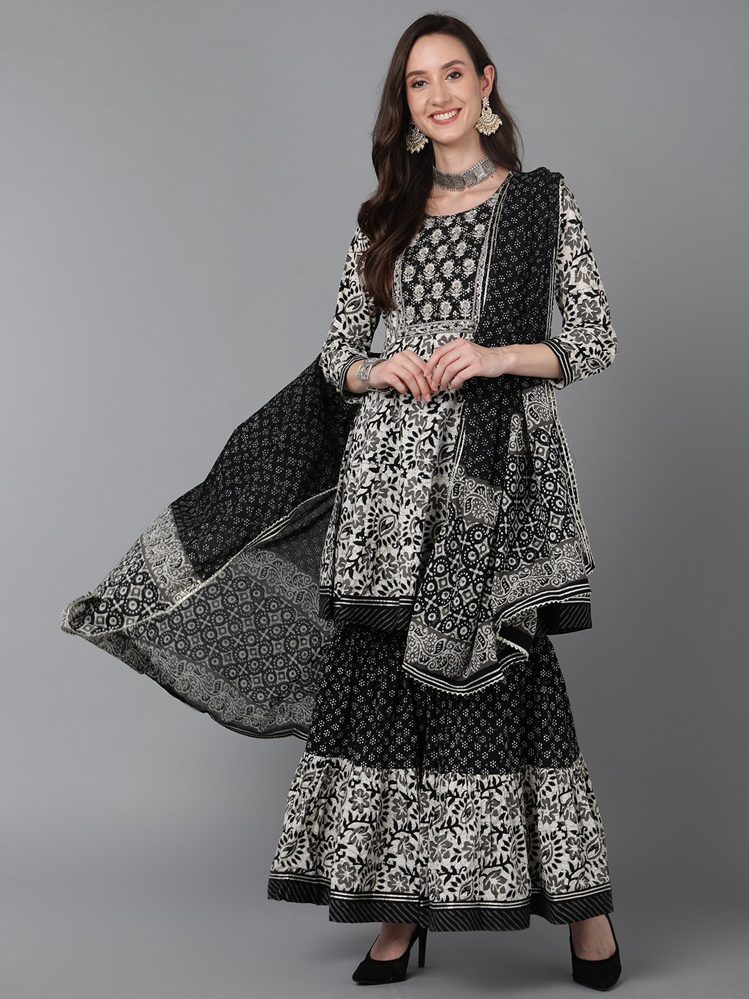 

AHIKA Women Black Ethnic Motifs Printed Empire Pure Cotton Kurta with Sharara & With Dupatta
