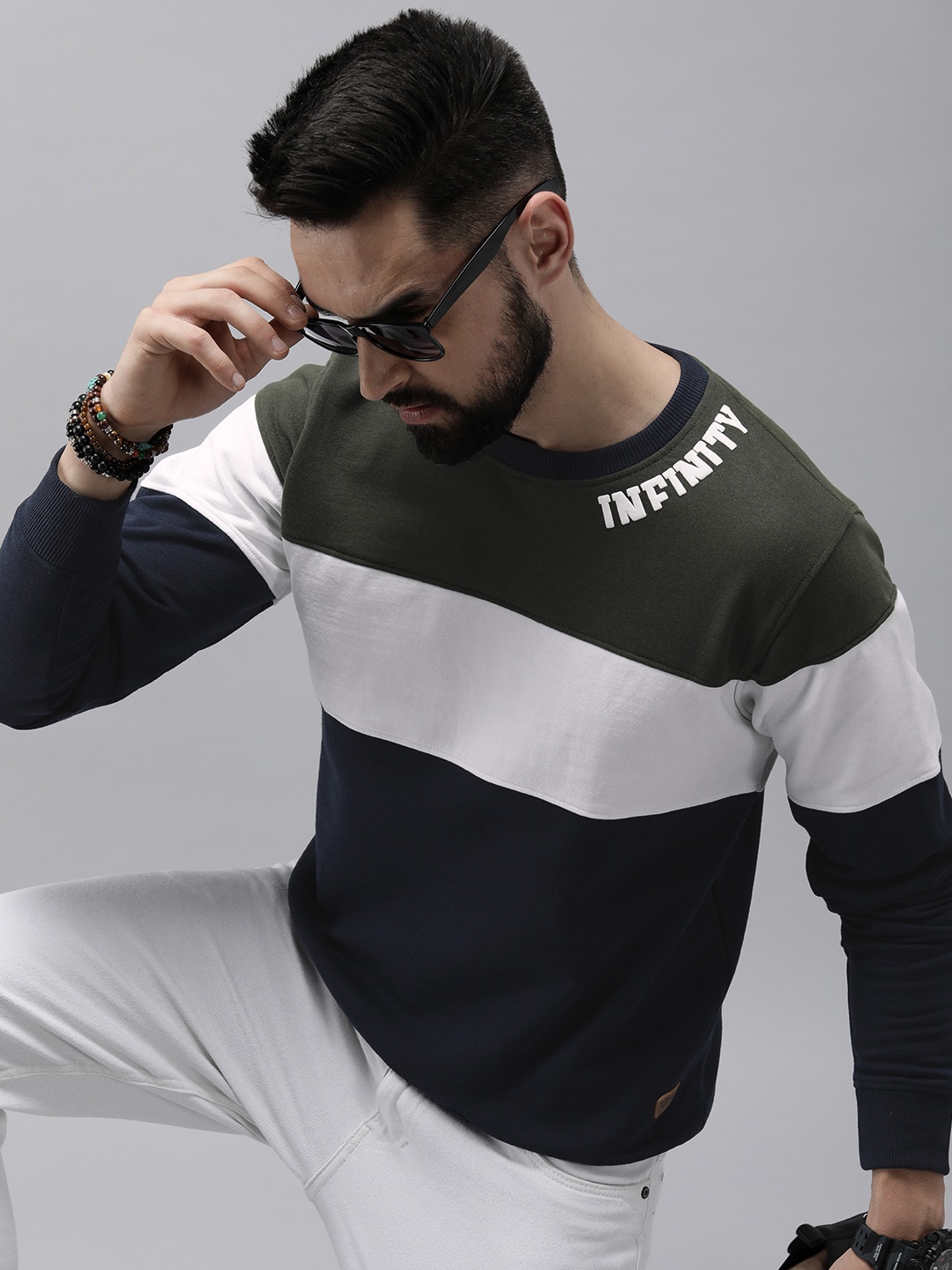 

The Roadster Life Co. Men Round Neck Colourblocked Sweatshirt With Typography Detail, Navy blue