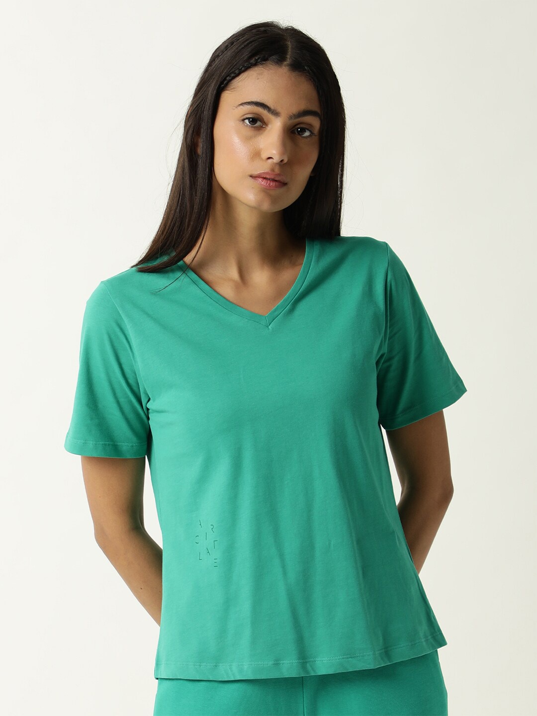 ARTICALE Women Green Solid V-Neck Slim Fit Cotton T-shirt