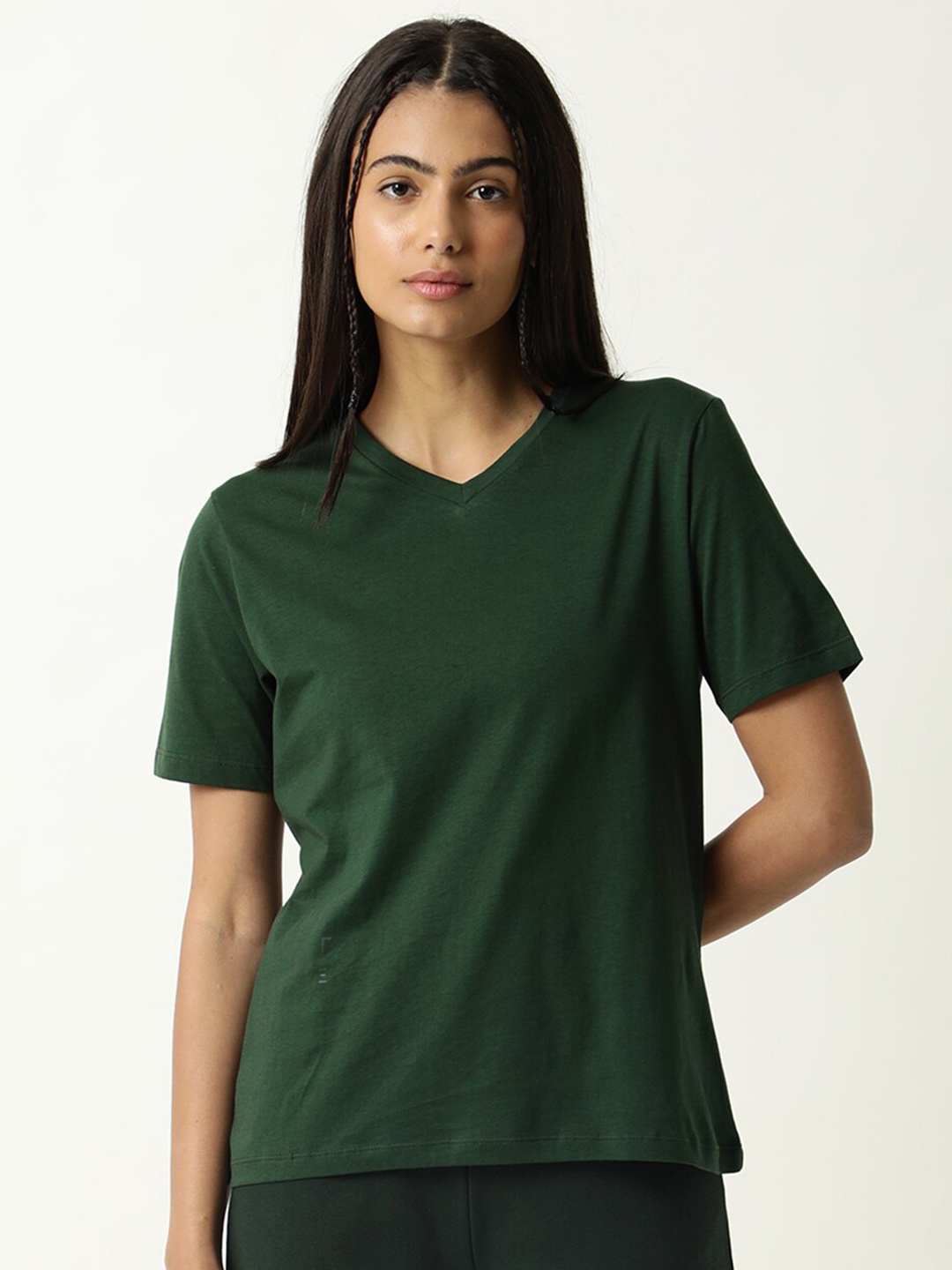

ARTICALE Women Green V-Neck Slim Fit T-shirt