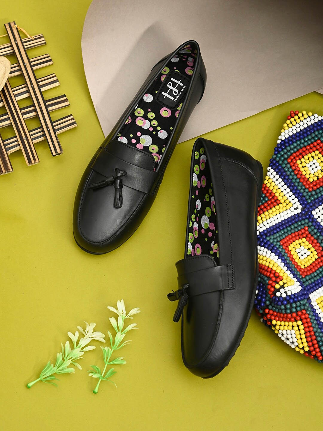 

Hydes N Hues Women Black Textured Leather Loafers
