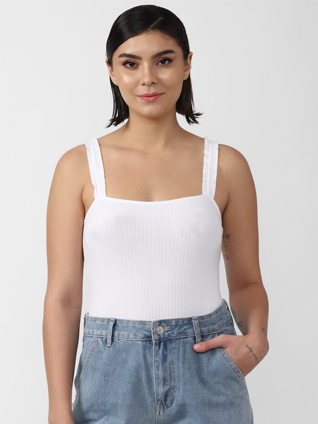 

FOREVER 21 White Solid Fitted Crop Top