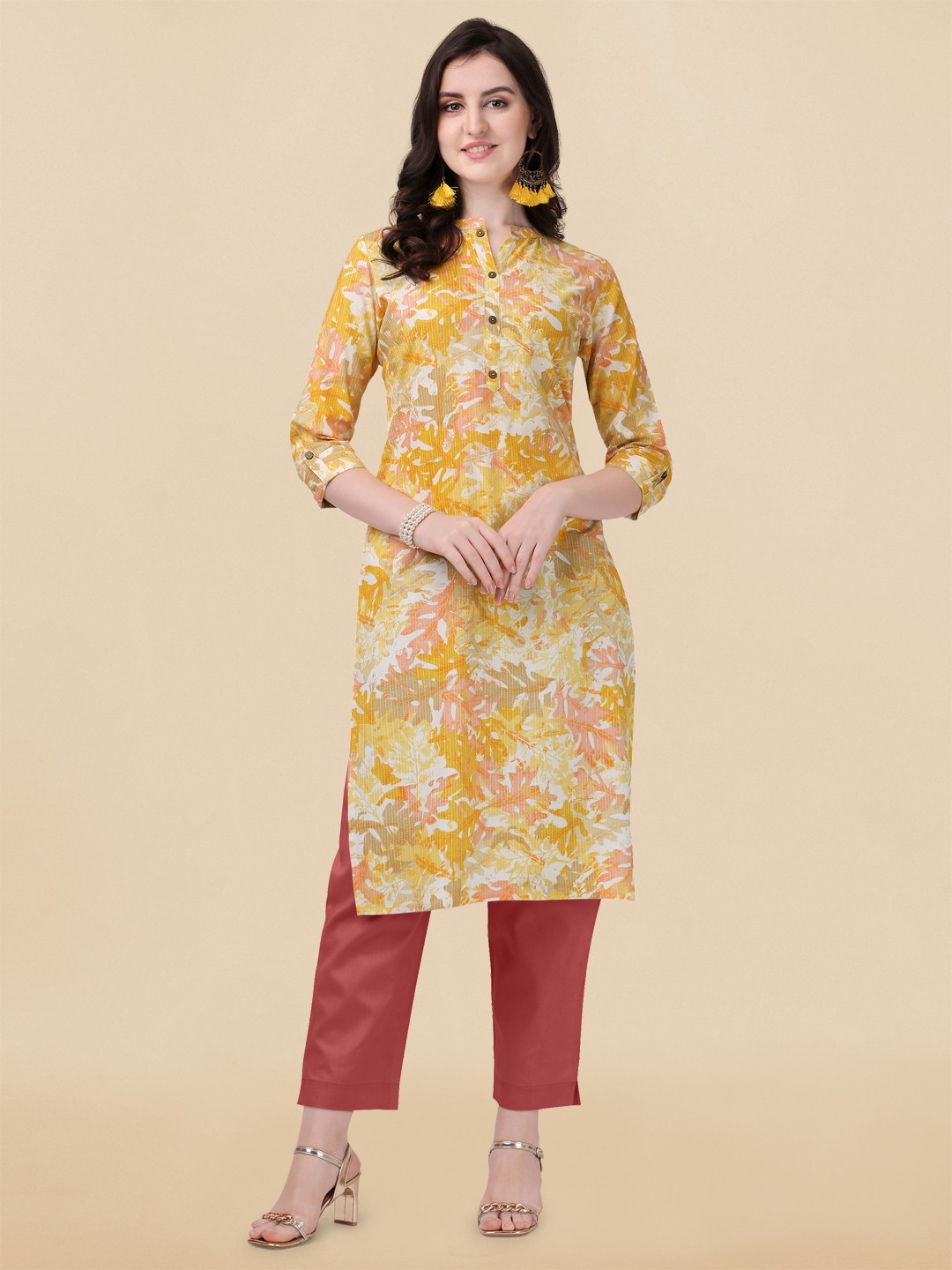

MIRCHI FASHION Floral Printed Pastels Straight Kurta, Yellow