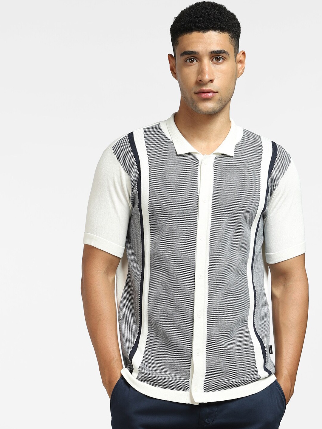 

Jack & Jones Men White & Grey Colourblocked Envelope Neck Cotton T-shirt