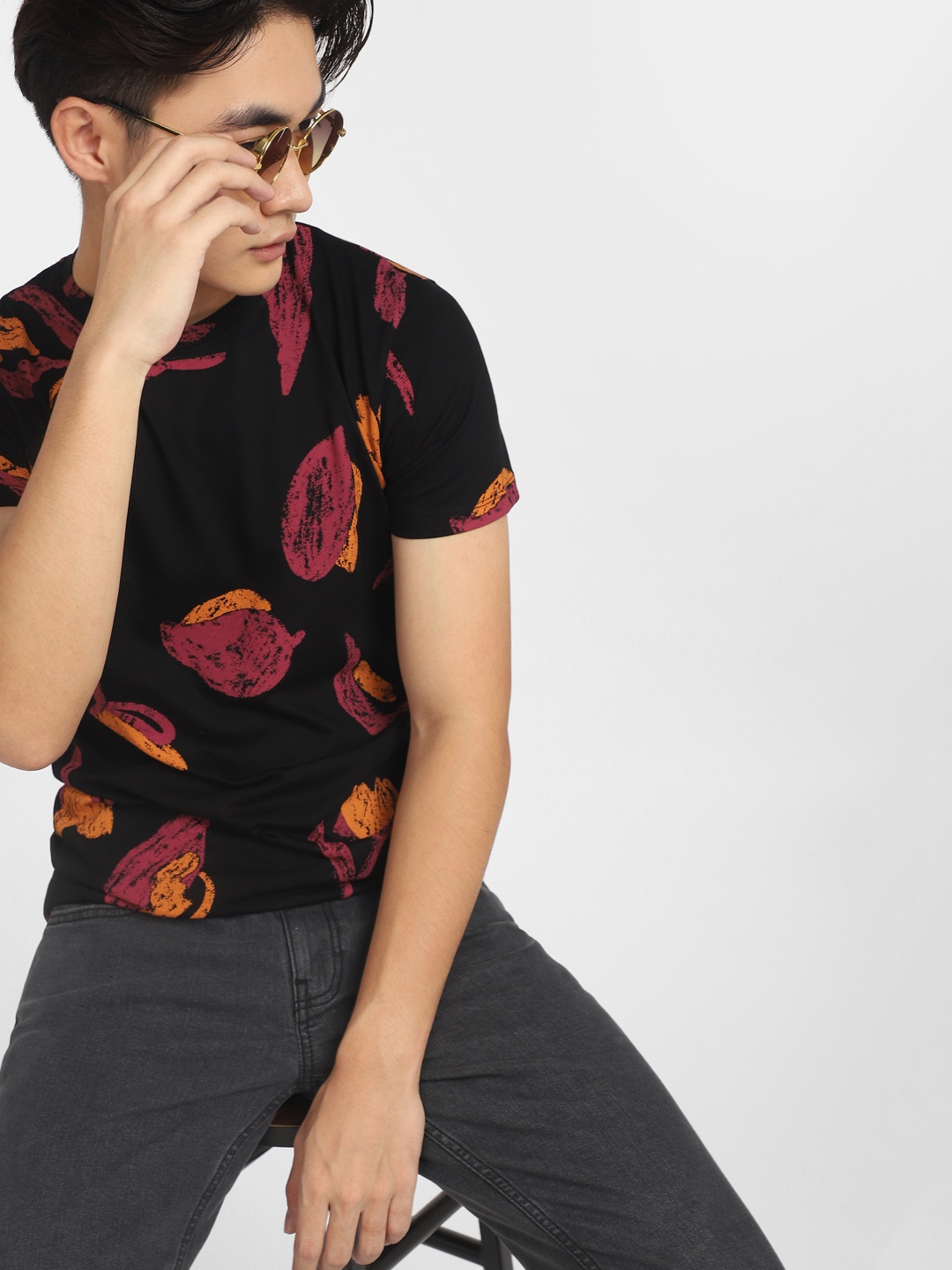

Jack & Jones Men Black Floral Printed Slim Fit Cotton T-shirt