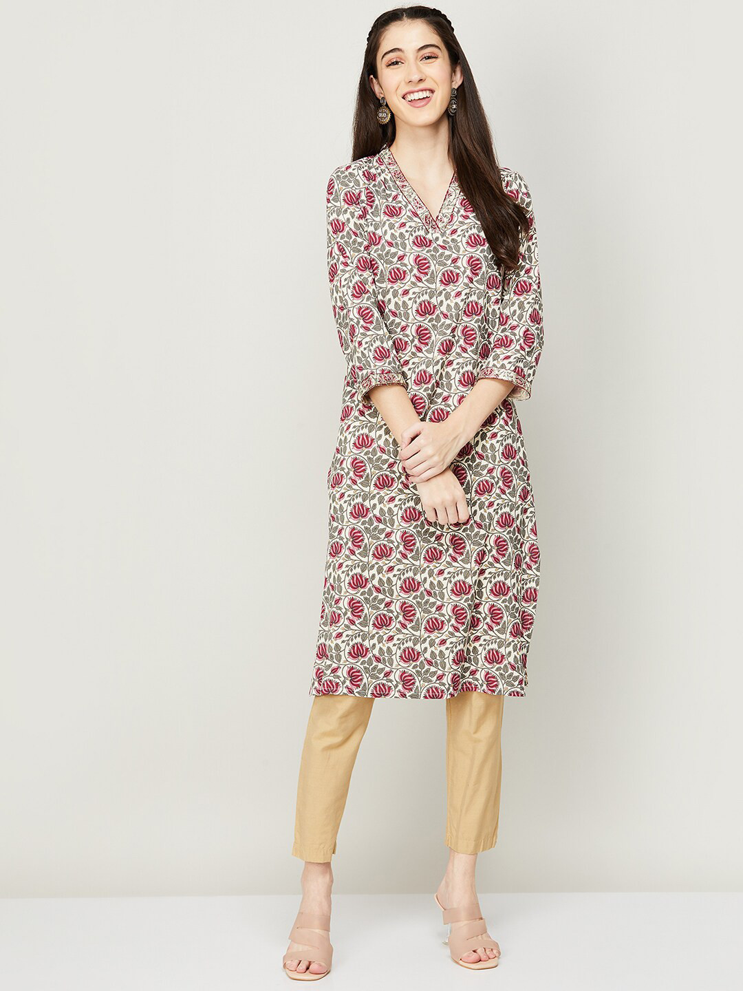 

Melange by Lifestyle Women Grey Floral Printed Thread Work Kurta