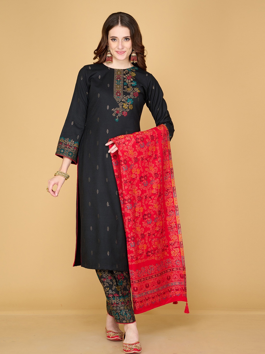 

Safaa Women Black & Red Viscose Rayon Unstitched Dress Material and Dupatta