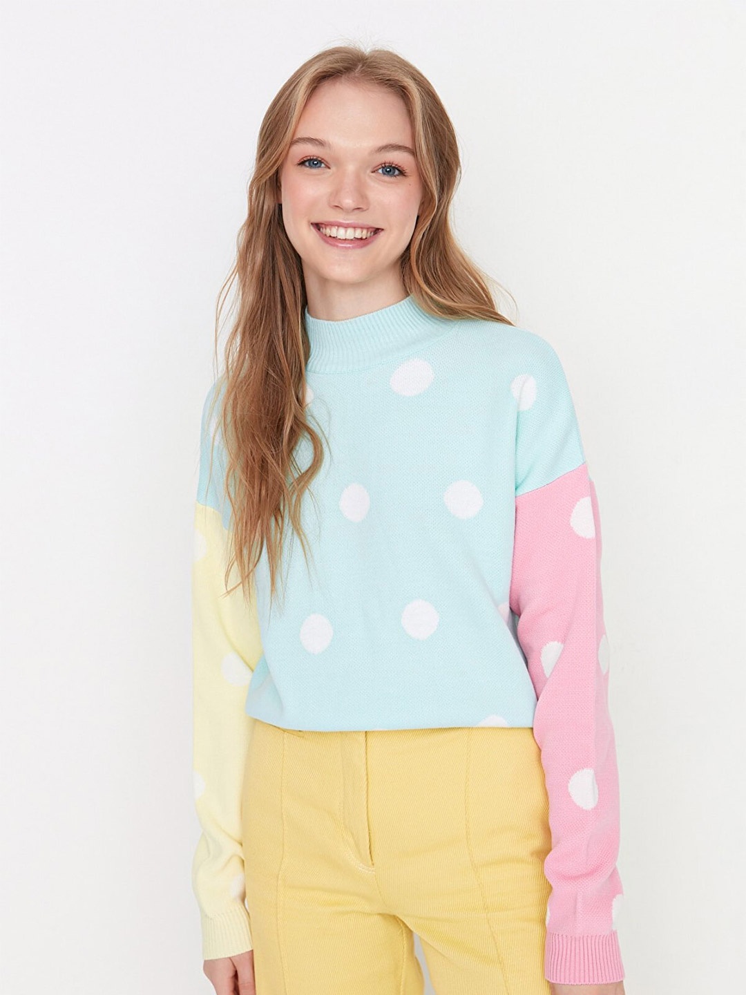 

Trendyol Women Blue & Pink Colourblocked Acrylic Pullover Sweater