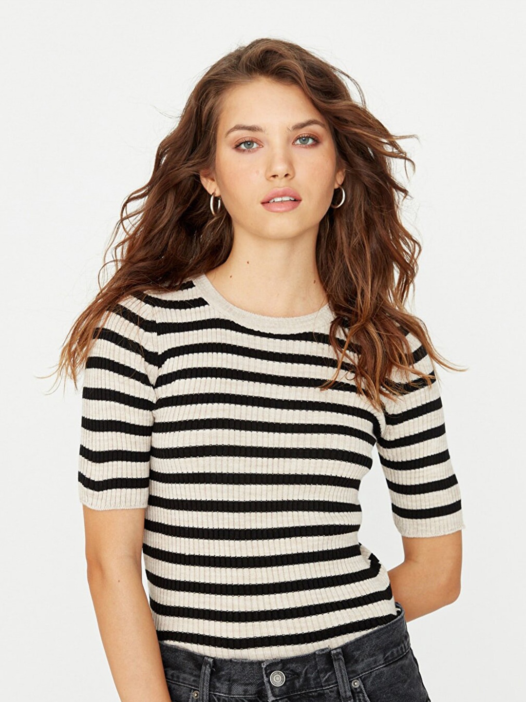 

Trendyol Women Beige Striped Round Neck Acrylic Pullover Sweater