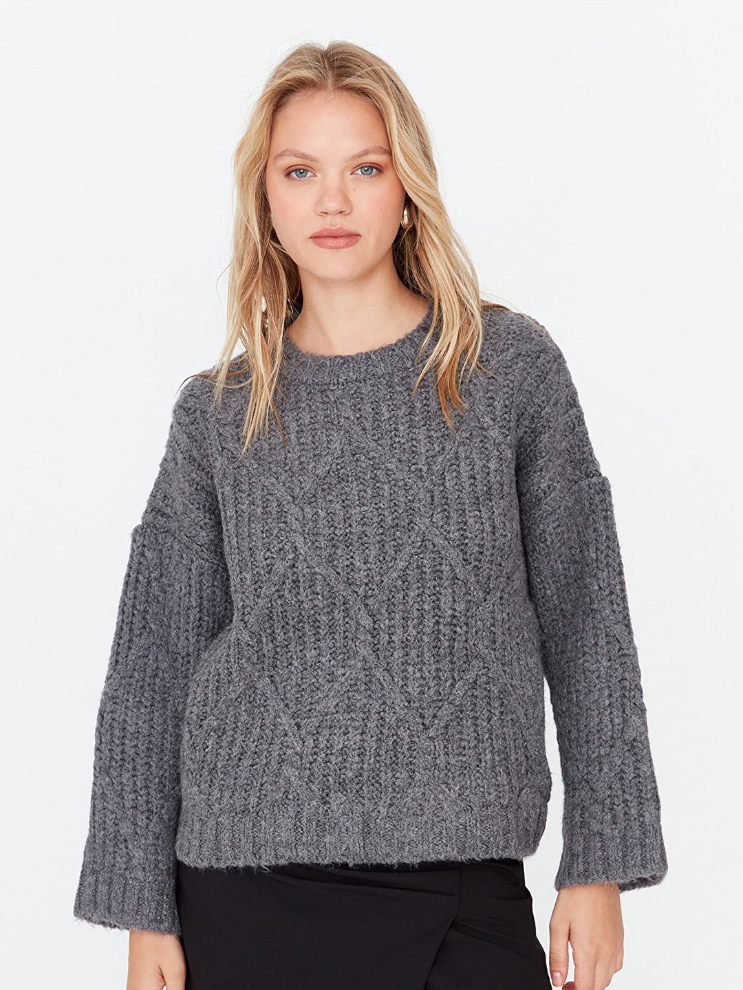 

Trendyol Women Charcoal Cable Knit Pullover Sweater