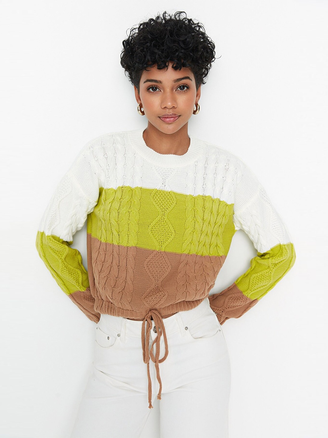 

Trendyol Women Off White & Lime Green Colourblocked Acrylic Pullover Sweater