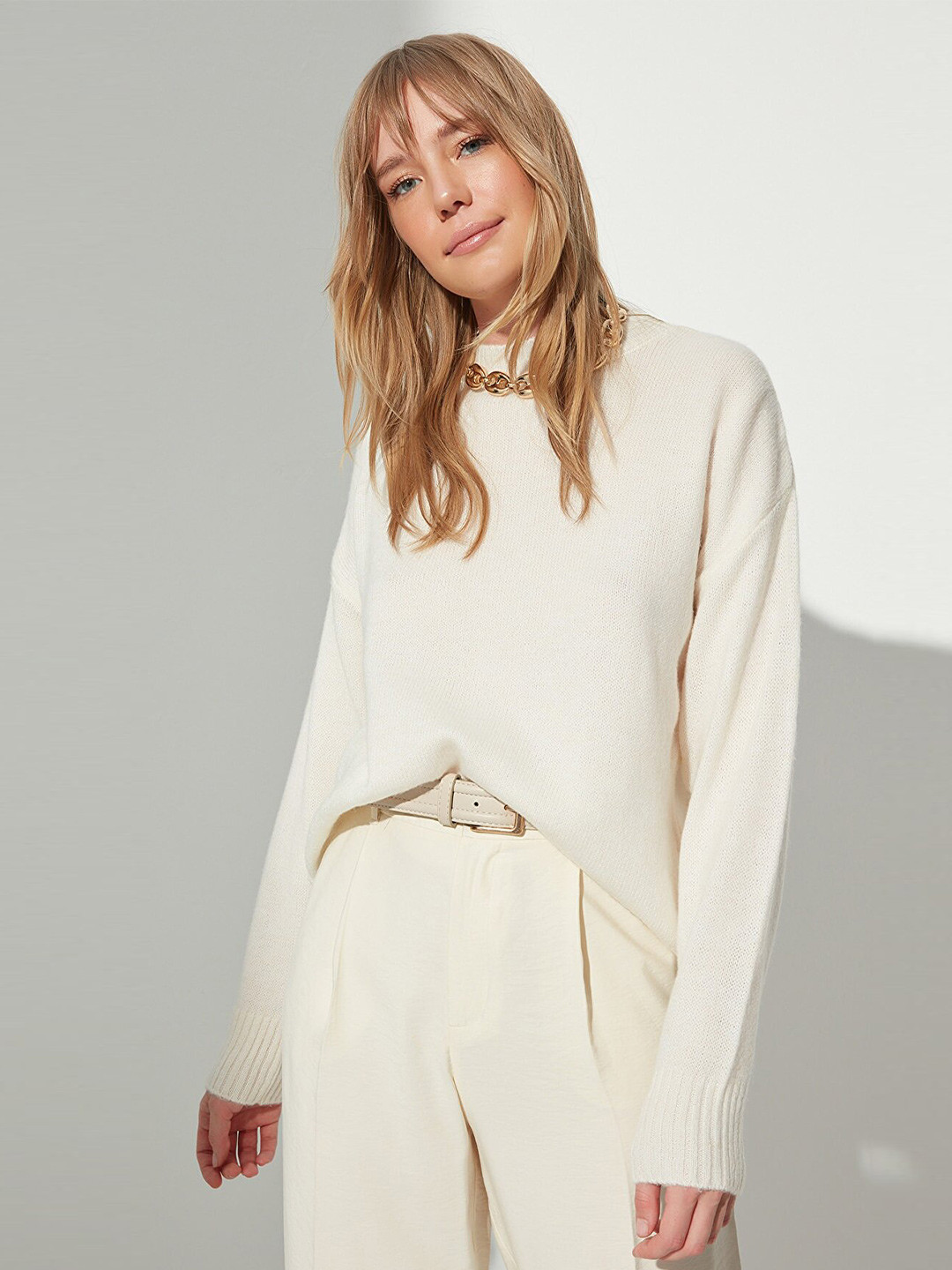 

Trendyol Women Off White Solid Pullover Regular Sweater
