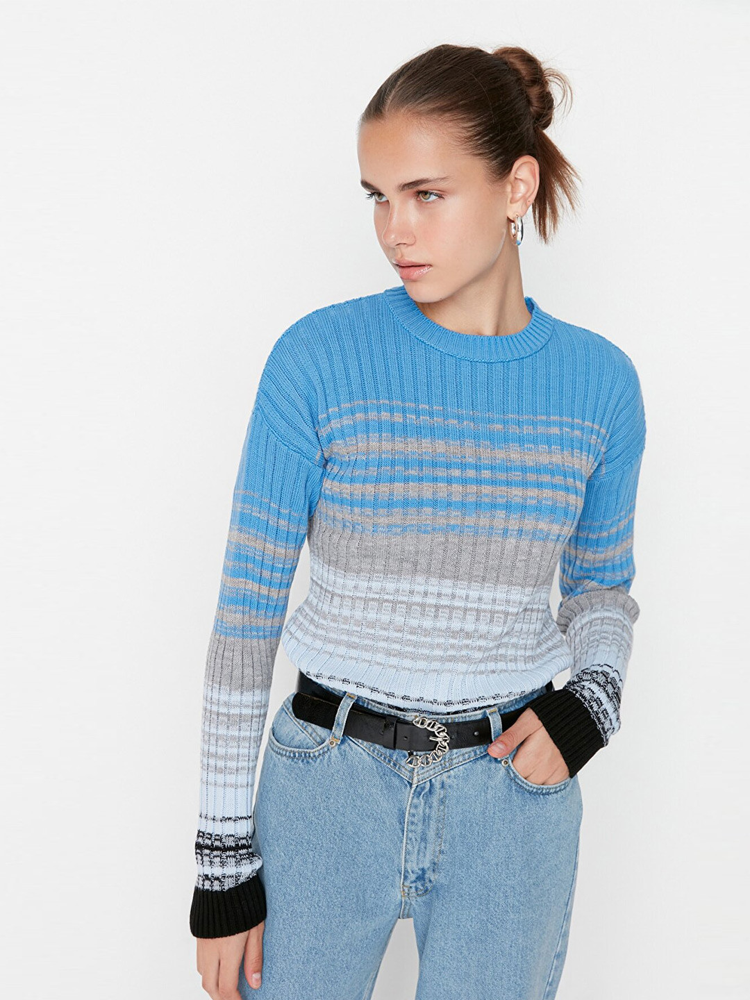 

Trendyol Women Blue & Grey Colourblocked Pullover Acrylic Sweater